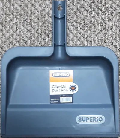 Clip-On Dust Pan