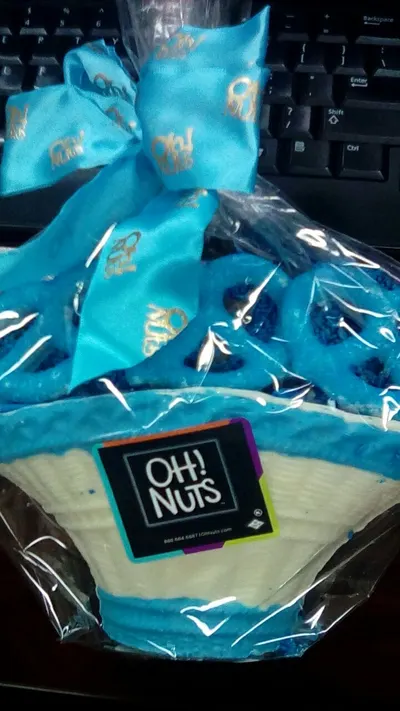 Gift Basket Blue Pretzel